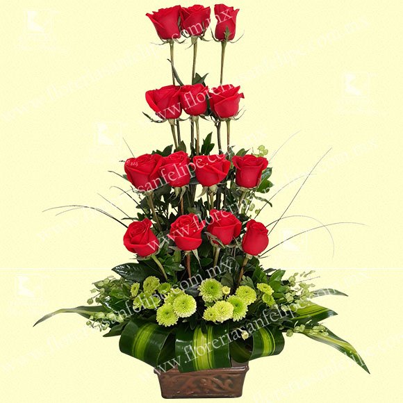 Arreglo de 14 Rosas Rojas en Niveles